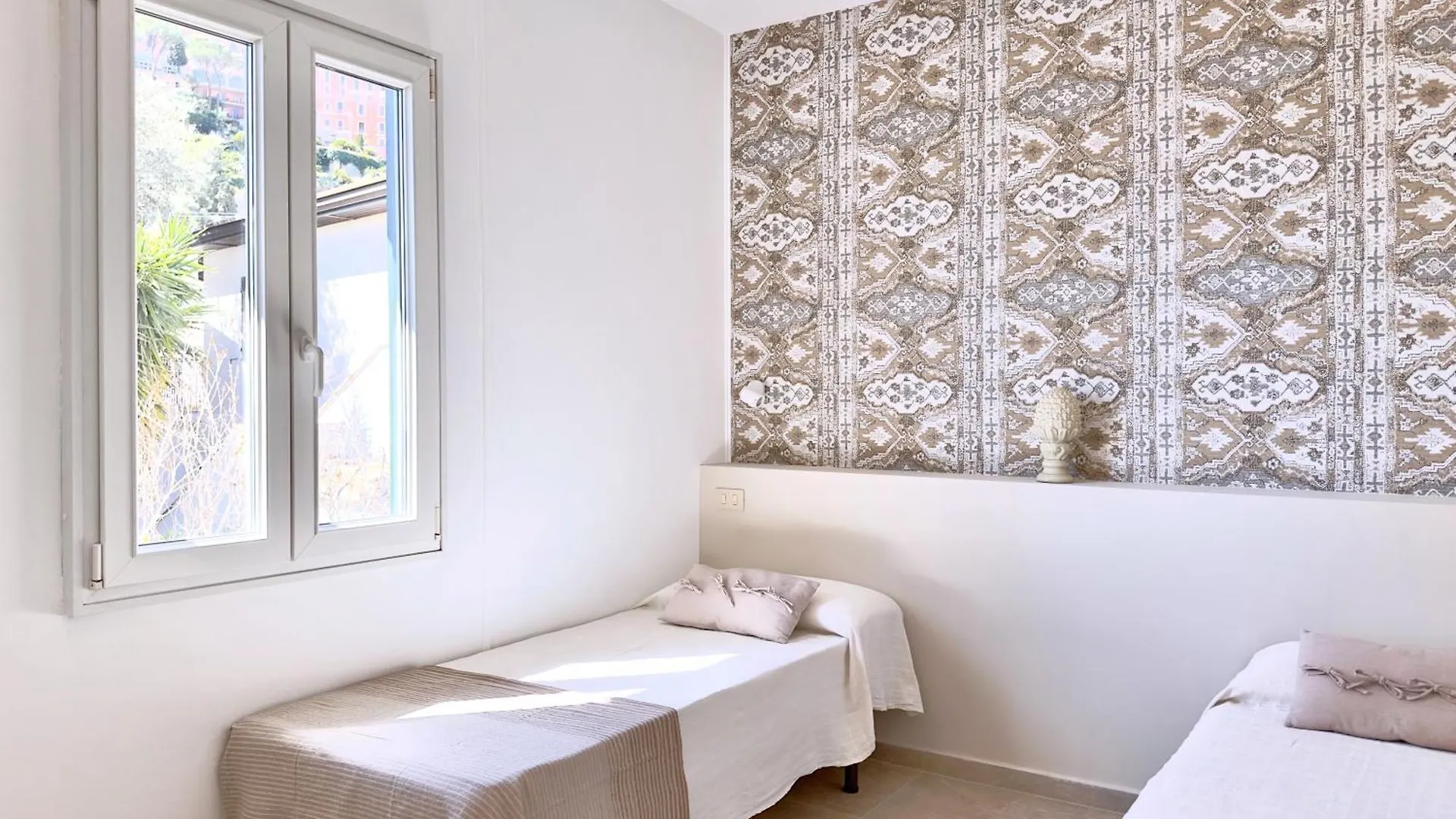 *** מלון דירות Residence Terra Rossa טאורמינה איטליה