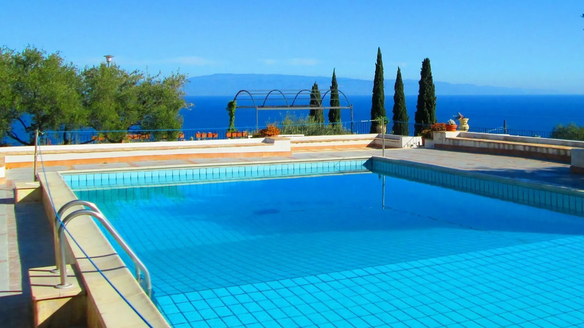 Residence Terra Rossa טאורמינה איטליה